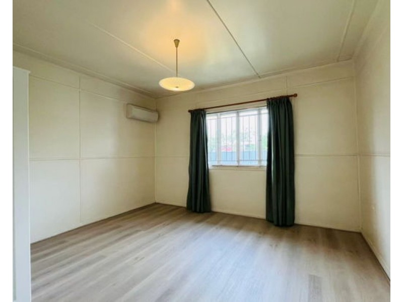 74 Rosedale S, Coopers Plains QLD 4108