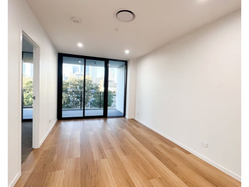 34/18 REMEMBRANCE DRIVE, Surfers Paradise QLD 4217