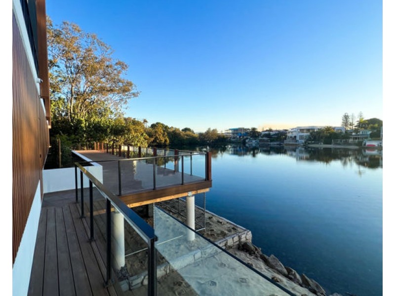 34/18 REMEMBRANCE DRIVE, Surfers Paradise QLD 4217