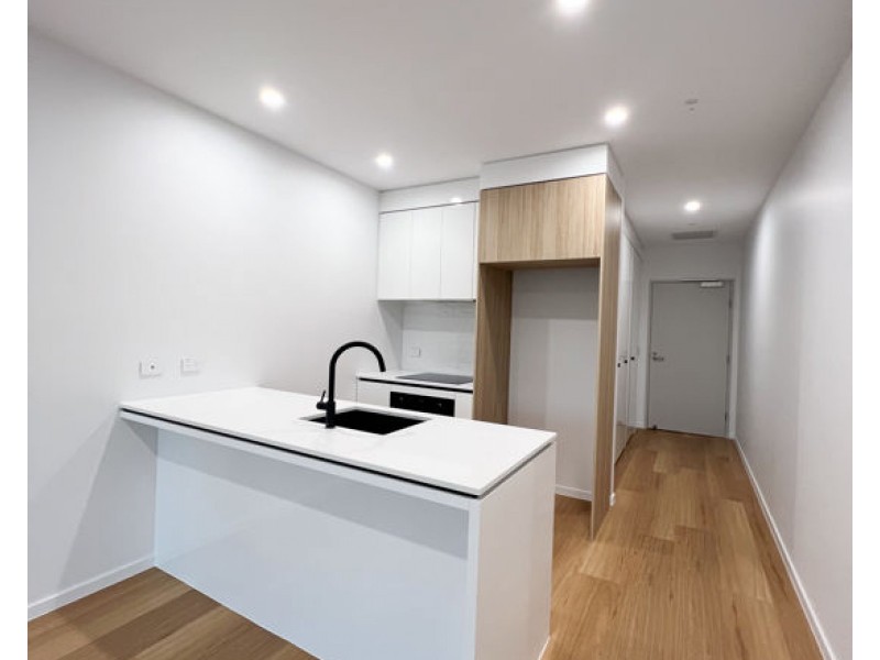 34/18 REMEMBRANCE DRIVE, Surfers Paradise QLD 4217