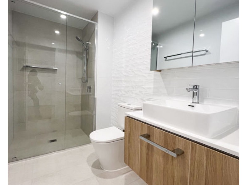 34/18 REMEMBRANCE DRIVE, Surfers Paradise QLD 4217