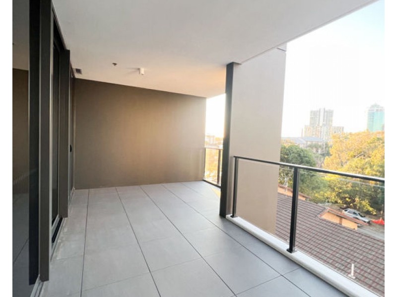 34/18 REMEMBRANCE DRIVE, Surfers Paradise QLD 4217