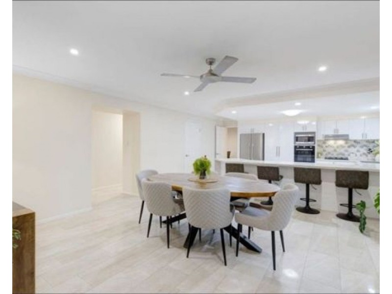 30 Lindfield St, Parkinson QLD 4115