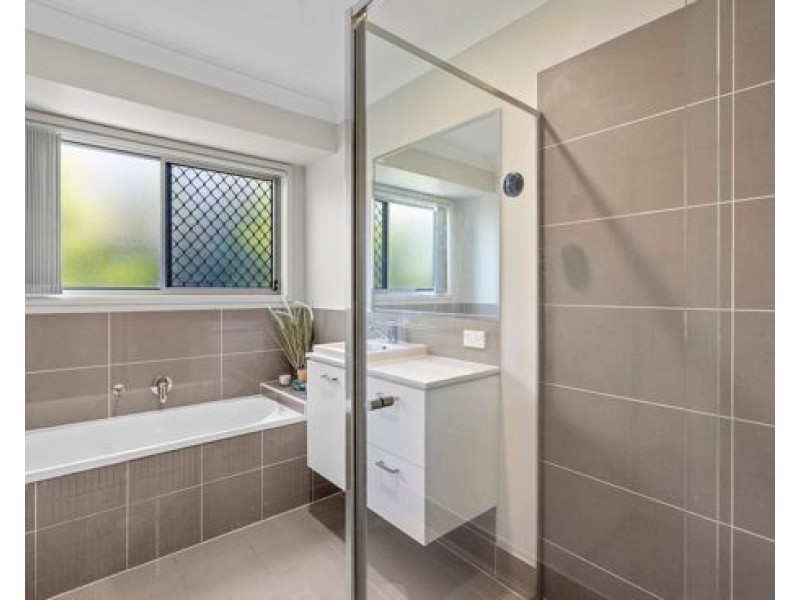 73 CLEARWATER STREET, Bethania QLD 4205