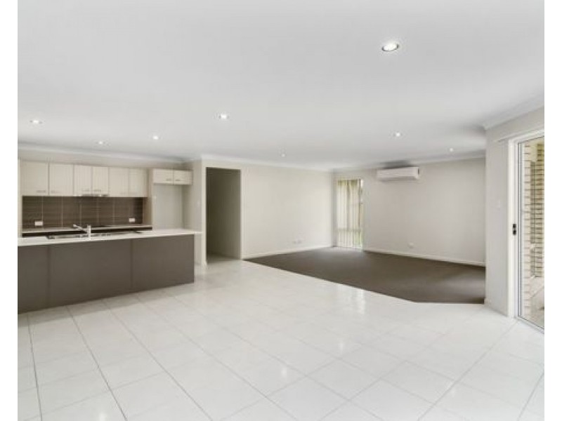 18 Vista Crescent, Pimpama QLD 4209