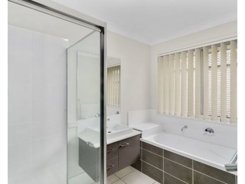 18 Vista Crescent, Pimpama QLD 4209