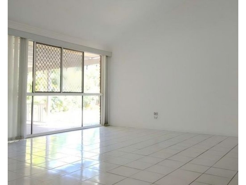 4 Mattes Place, Meadowbrook QLD 4131