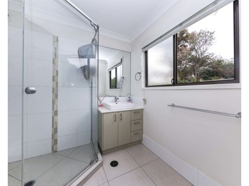 28 20 Kianawah Road South, Manly West QLD 4179