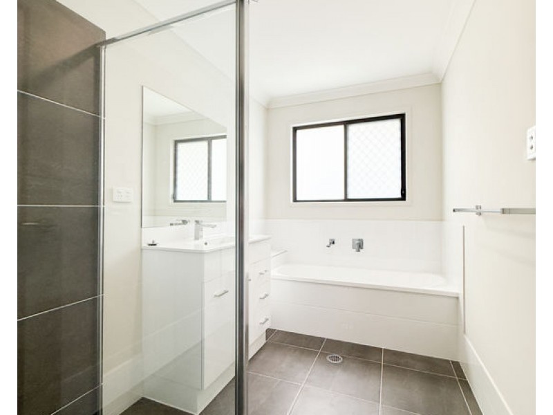 28 MIRAGE STREET, Brassall QLD 4305