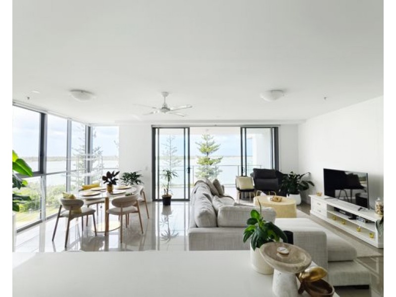 601/378 Marine Parade, Labrador QLD 4215