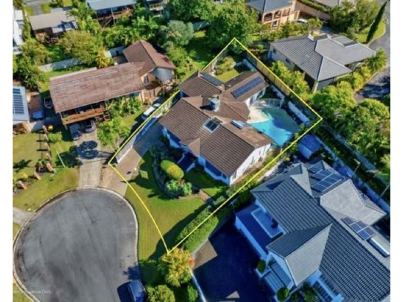 9 Aldrin Ave, Benowa QLD 4217