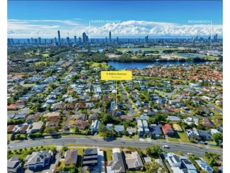 9 Aldrin Ave, Benowa QLD 4217