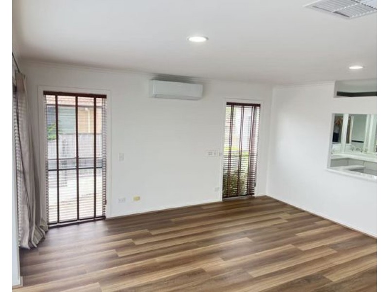 9 Aldrin Ave, Benowa QLD 4217