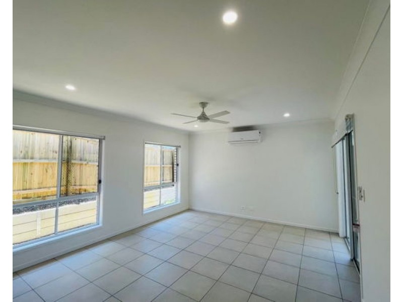 7 A-B-C Barbeth Rd, Greenbank QLD 4124