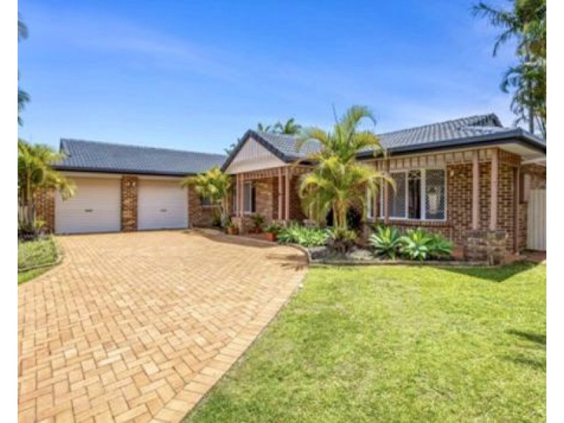 Cleveland Place, Stretton QLD 4116