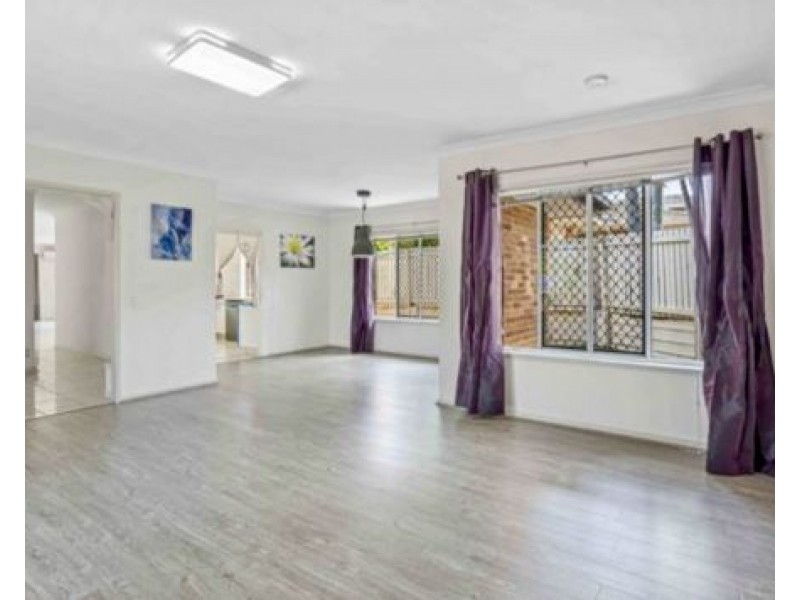 Cleveland Place, Stretton QLD 4116