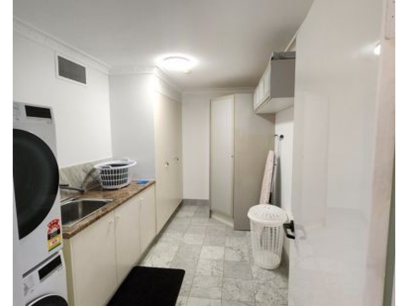 063 2890 Gold Coast Highway, Surfers Paradise QLD 4217