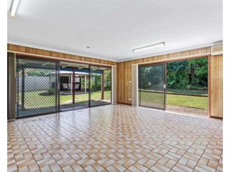 70 Collins Crescent, Benowa QLD 4217