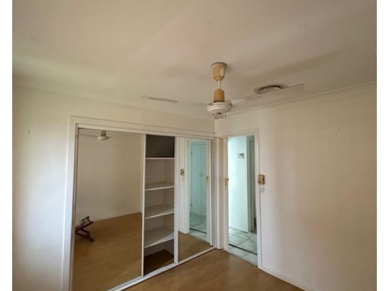 70 Collins Crescent, Benowa QLD 4217