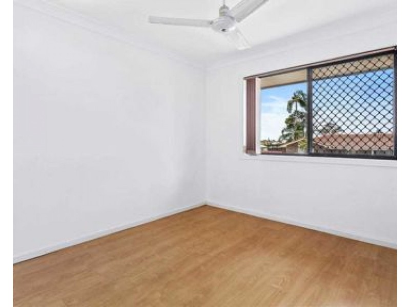 70 Collins Crescent, Benowa QLD 4217