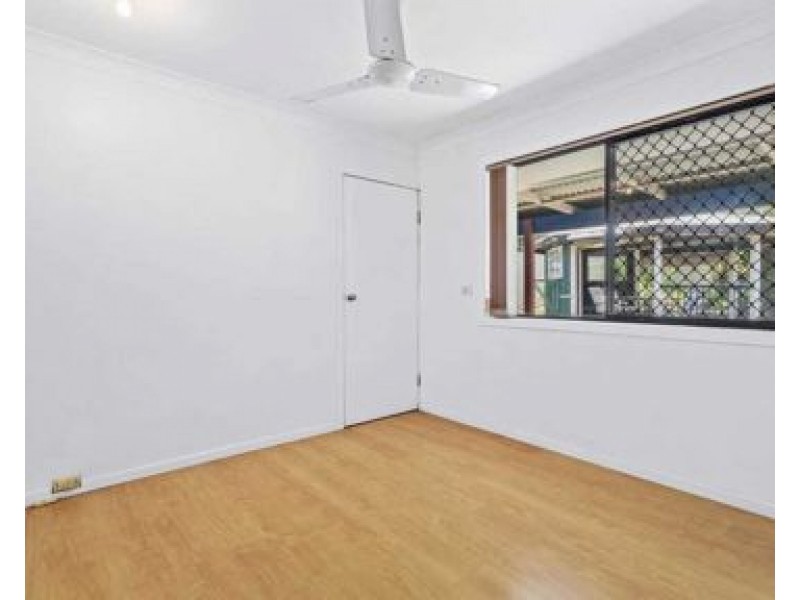 70 Collins Crescent, Benowa QLD 4217