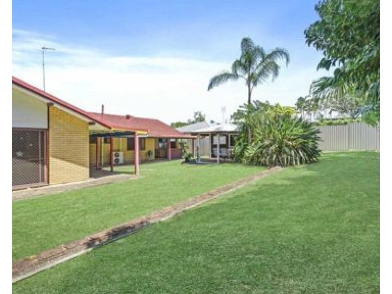 70 Collins Crescent, Benowa QLD 4217