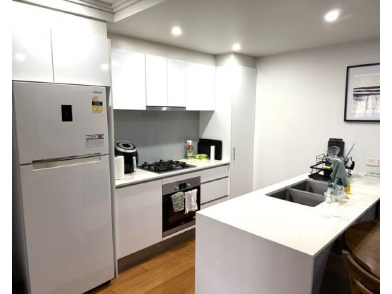 14/2 Laurence St, St Lucia QLD 4067