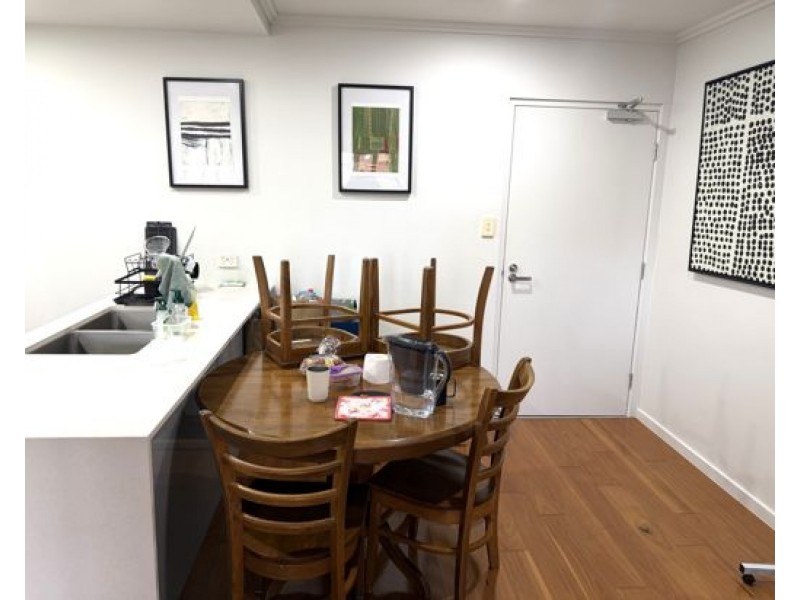 14/2 Laurence St, St Lucia QLD 4067