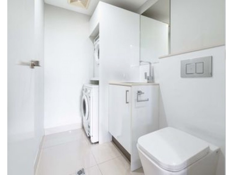 14/2 Laurence St, St Lucia QLD 4067