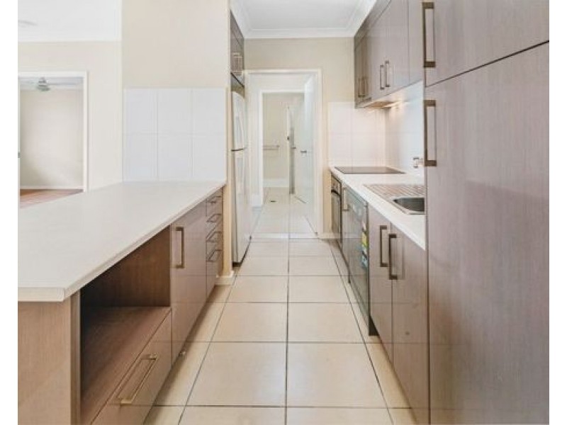 13/4 Sykes Court, Southport QLD 4215