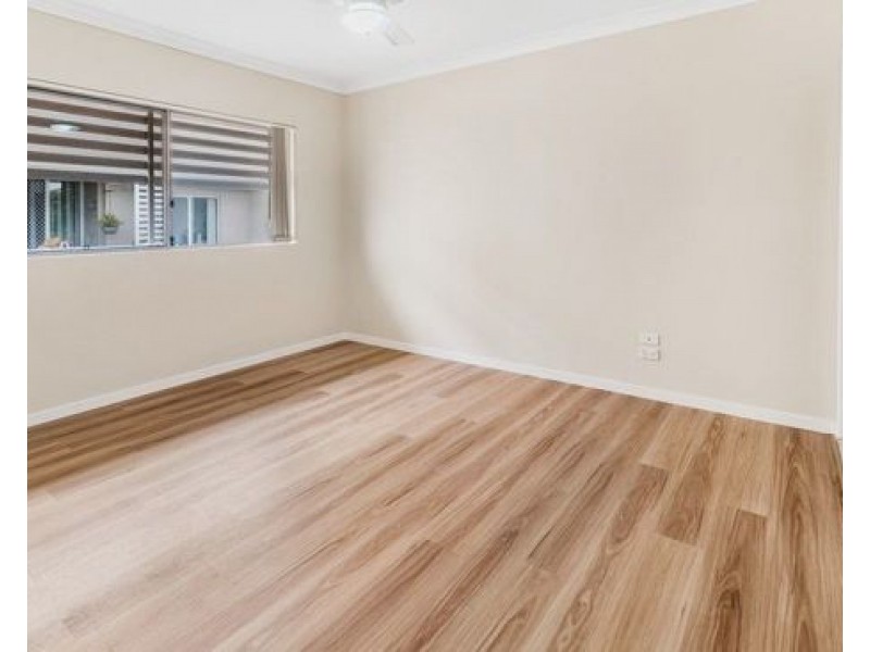 13/4 Sykes Court, Southport QLD 4215