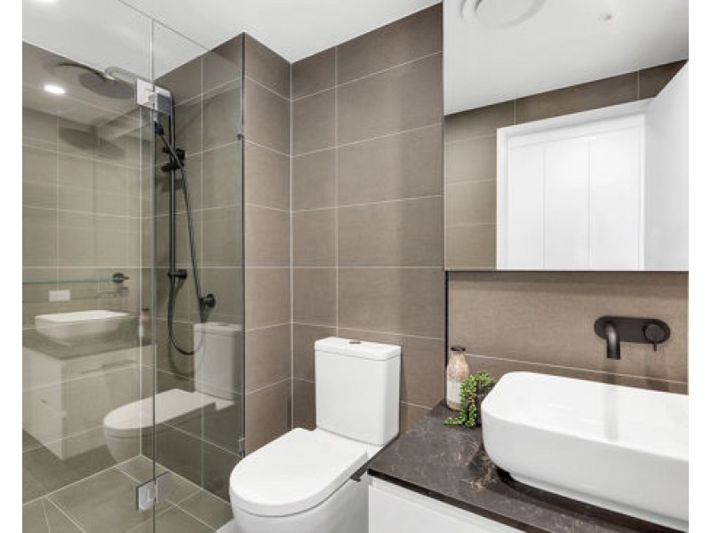 99 Address available on request, Southport QLD 4215