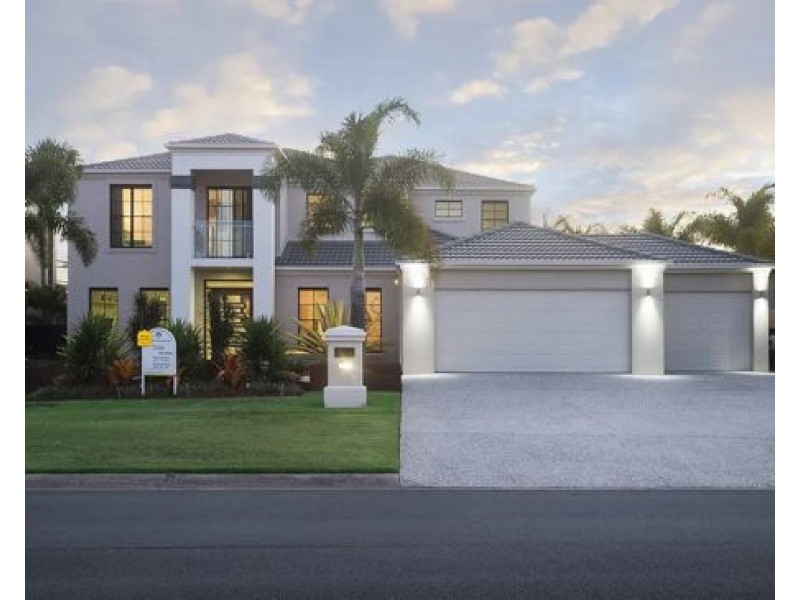 2112 Carlton Drive, Hope Island QLD 4212