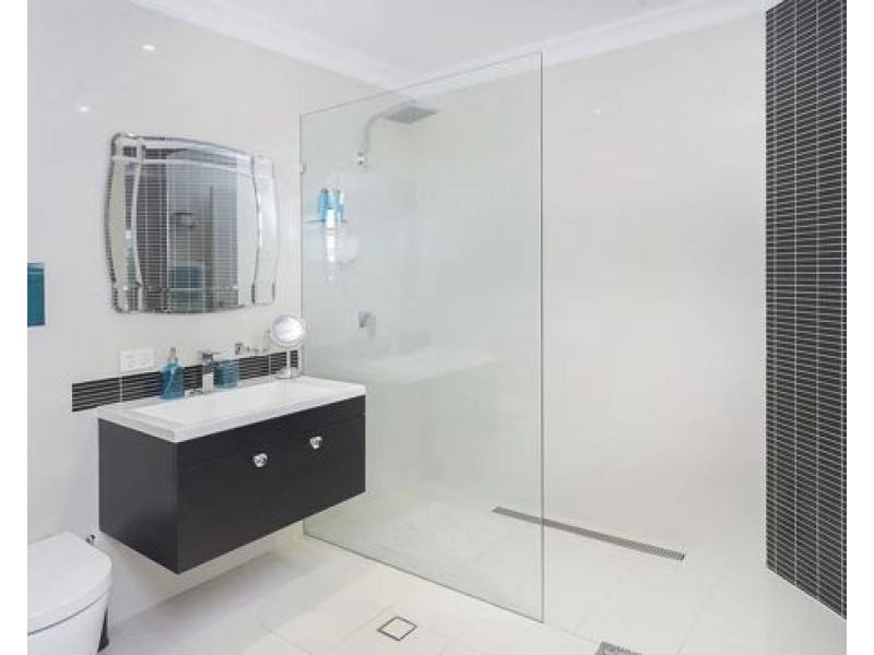 2112 Carlton Drive, Hope Island QLD 4212