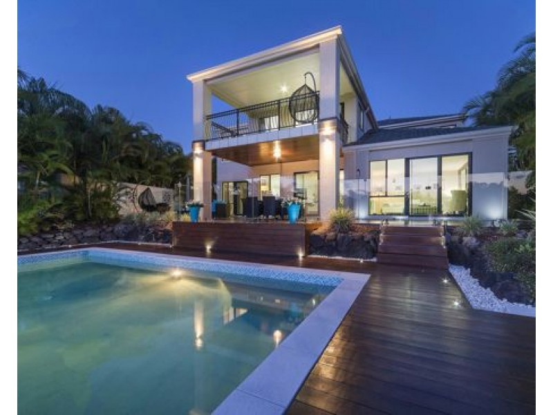 2112 Carlton Drive, Hope Island QLD 4212