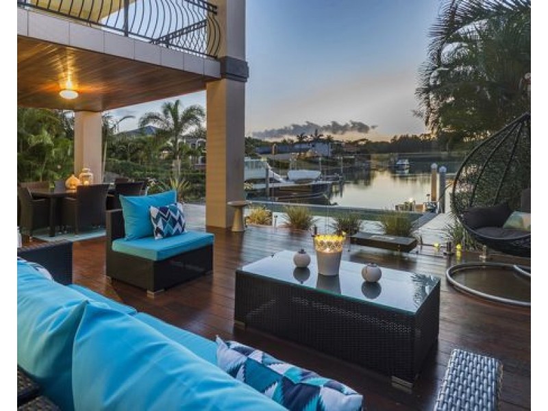 2112 Carlton Drive, Hope Island QLD 4212