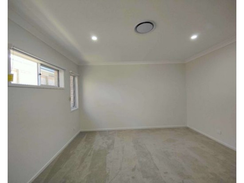 27 Jo-Ann Miller Dr, Collingwood Park QLD 4301