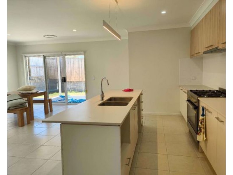 27 Jo-Ann Miller Dr, Collingwood Park QLD 4301