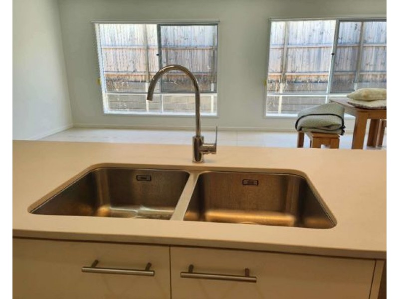 27 Jo-Ann Miller Dr, Collingwood Park QLD 4301