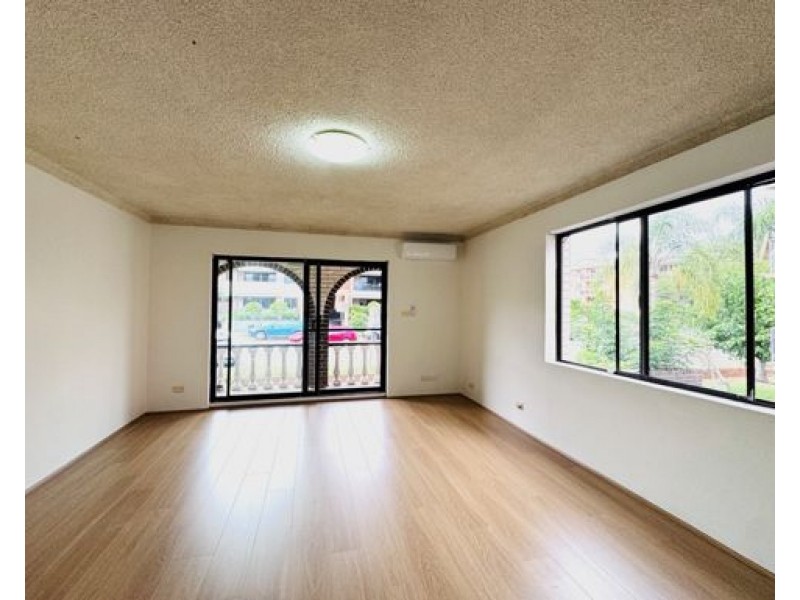 2/2 Macquarie Pl, Mortdale NSW 2223