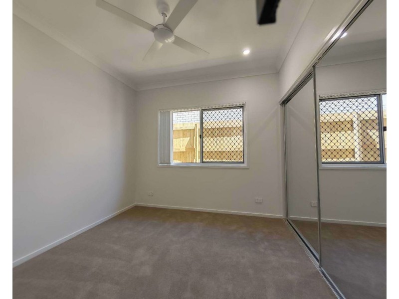 69A Blackstone Crescent, Ripley QLD 4306