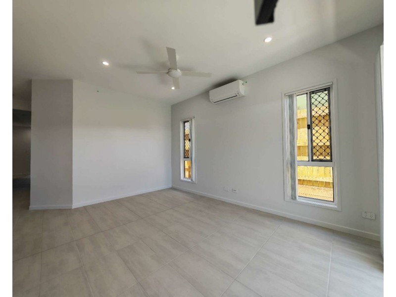69A Blackstone Crescent, Ripley QLD 4306