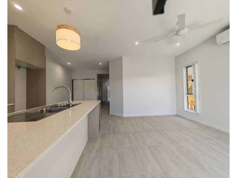 69A Blackstone Crescent, Ripley QLD 4306
