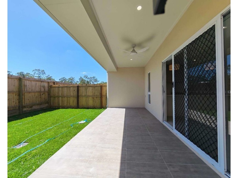 69A Blackstone Crescent, Ripley QLD 4306