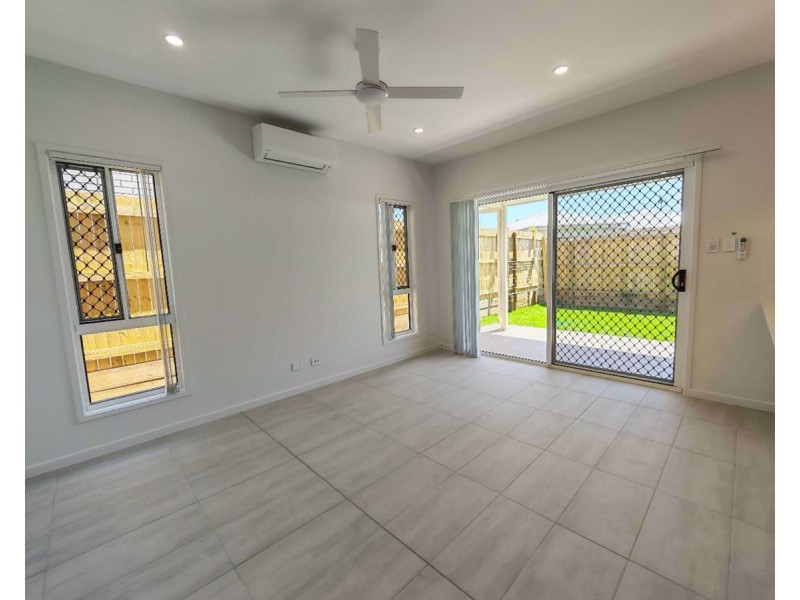 69A Blackstone Crescent, Ripley QLD 4306