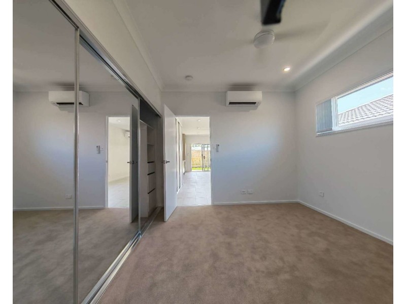 69B Blackstone Crescent, Ripley QLD 4306