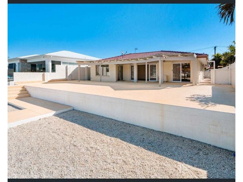 12 Andrea Avenue, Broadbeach Waters QLD 4218