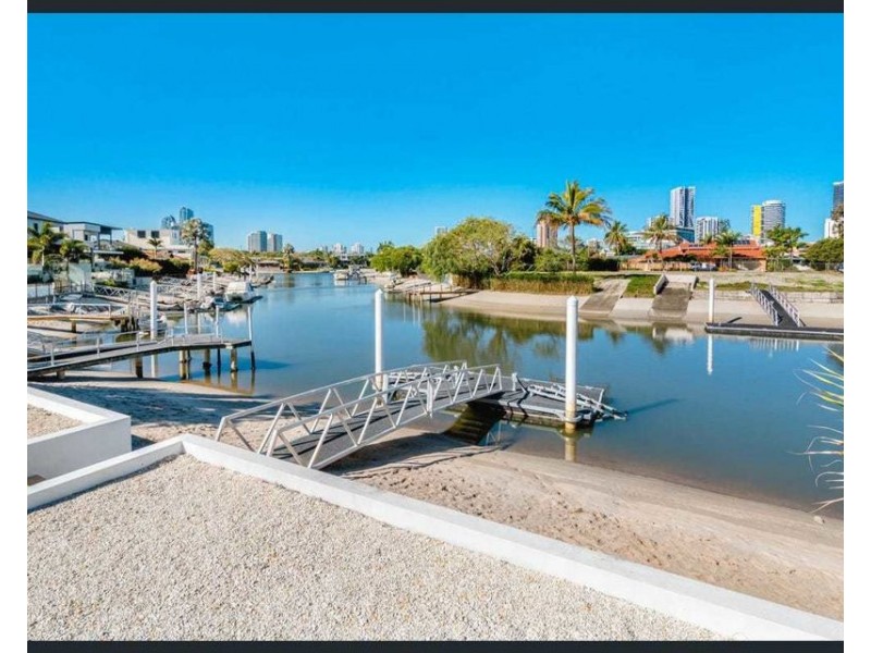 12 Andrea Avenue, Broadbeach Waters QLD 4218