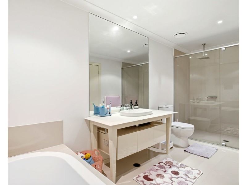 158 North Hill Drive, Robina QLD 4226