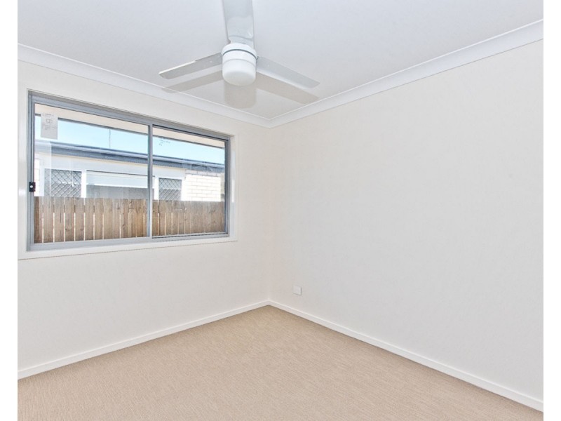 12-2 Creekstone Ave, Redbank Plains QLD 4301